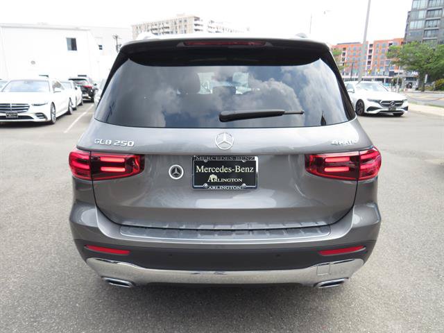 Used 2026 Mercedes-Benz GLB 250 4MATIC image 3