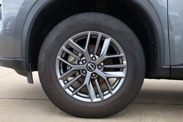 Used 2023 Nissan Rogue S image 7