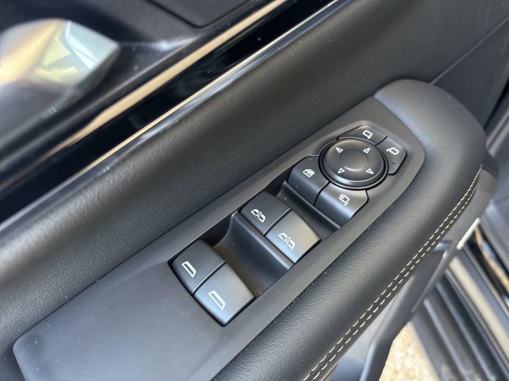 Certified 2025 GMC Yukon Elevation image 23