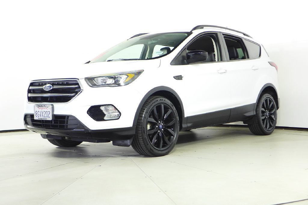 Used 2019 Ford Escape SE FWD image 2