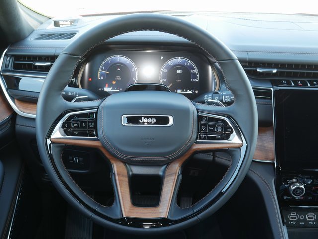 New 2025 Jeep Grand Cherokee Summit image 13