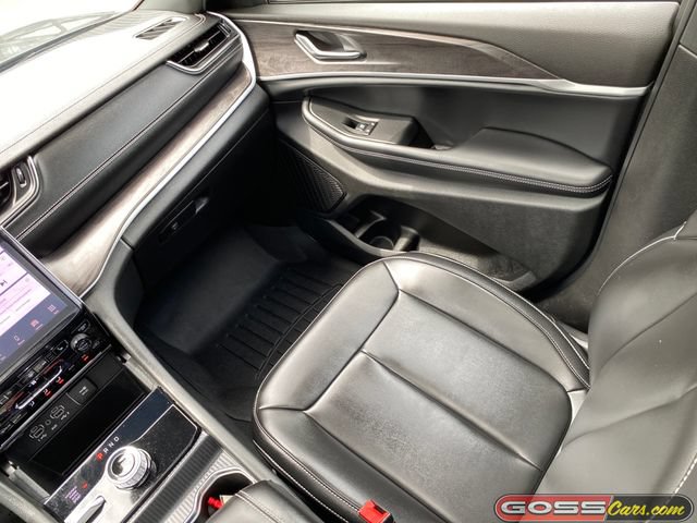 Certified 2025 Jeep Grand Cherokee L Limited w/ Black Appearance Package AWD/4WD image 17