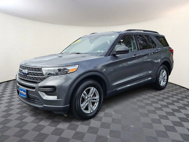 Certified 2022 Ford Explorer XLT w/ Class IV Trailer Tow Package image 3