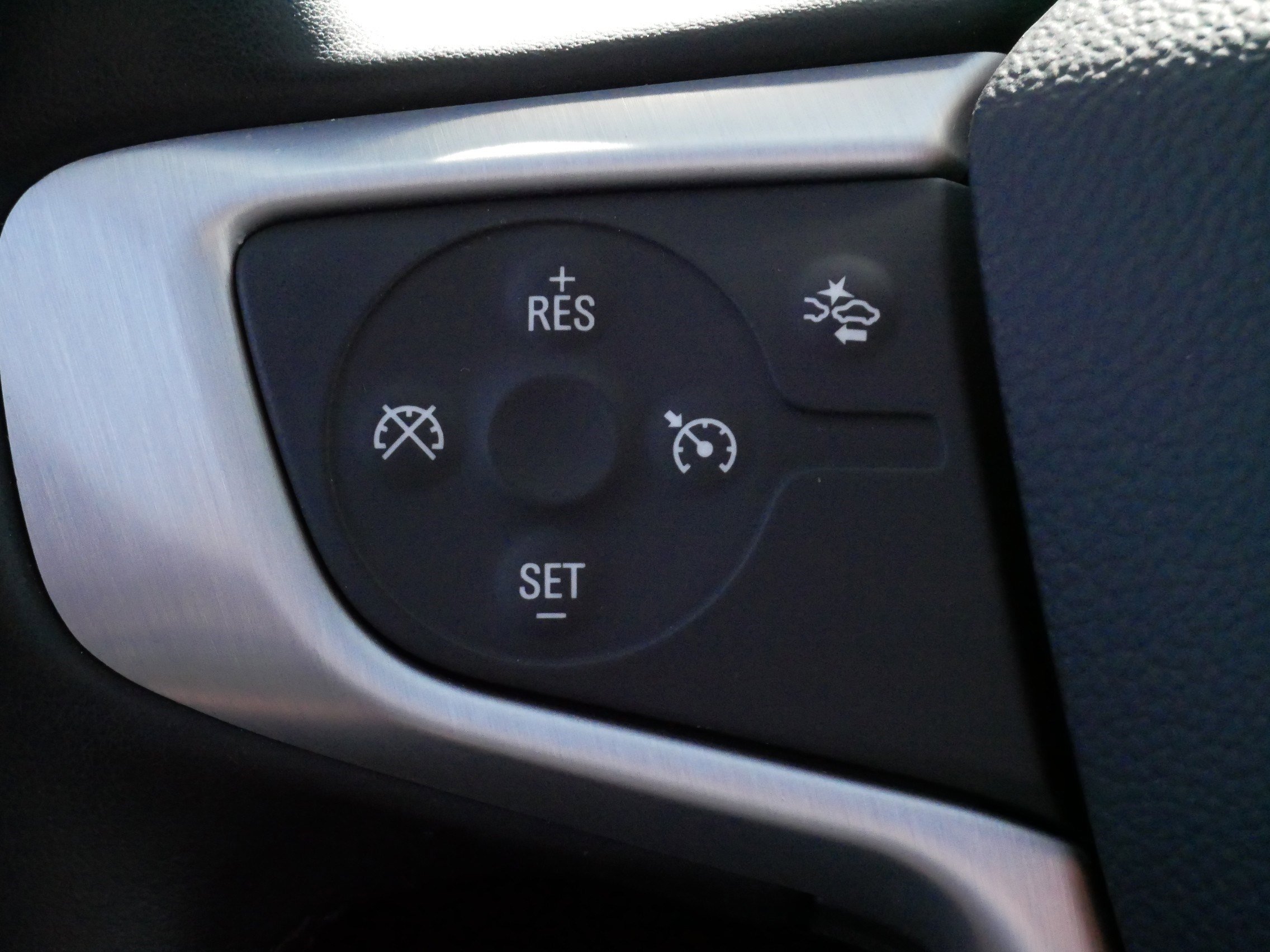 Used 2023 GMC Acadia SLT image 26