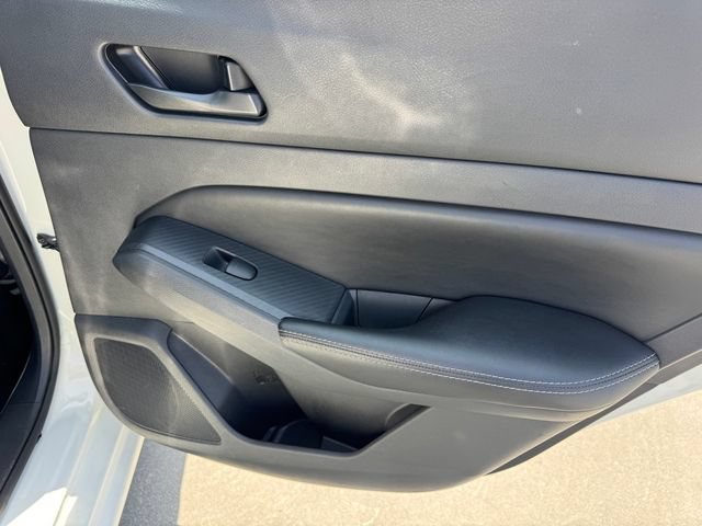 Used 2024 Nissan Altima 2.5 SV FWD image 9