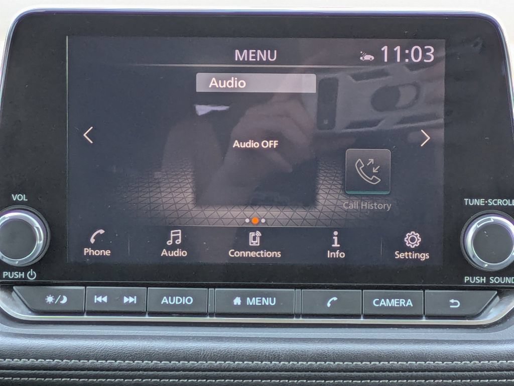 Certified 2025 Nissan Rogue SV FWD image 19