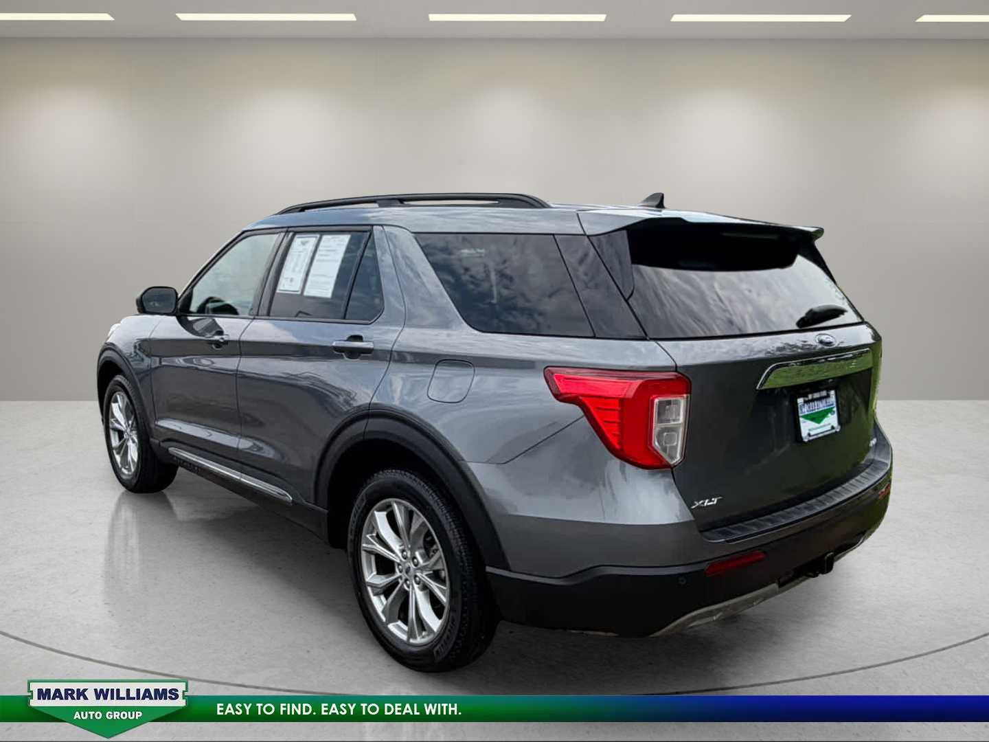 Used 2023 Ford Explorer XLT w/ Equipment Group 202A AWD/4WD image 8
