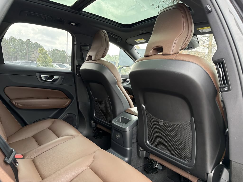 Used 2023 Volvo XC60 T8 Plus AWD/4WD image 17