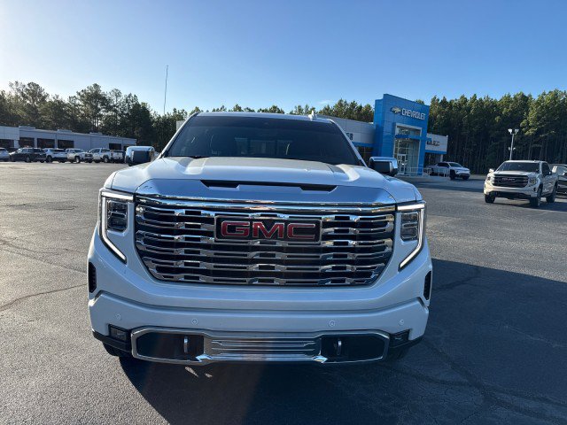 Used 2024 GMC Sierra 1500 Denali w/ Technology Package AWD/4WD image 8