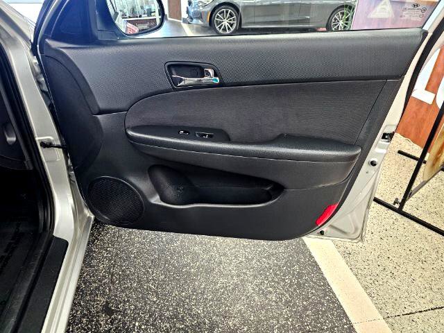 Used 2012 Hyundai Elantra w/ Preferred Pkg image 27