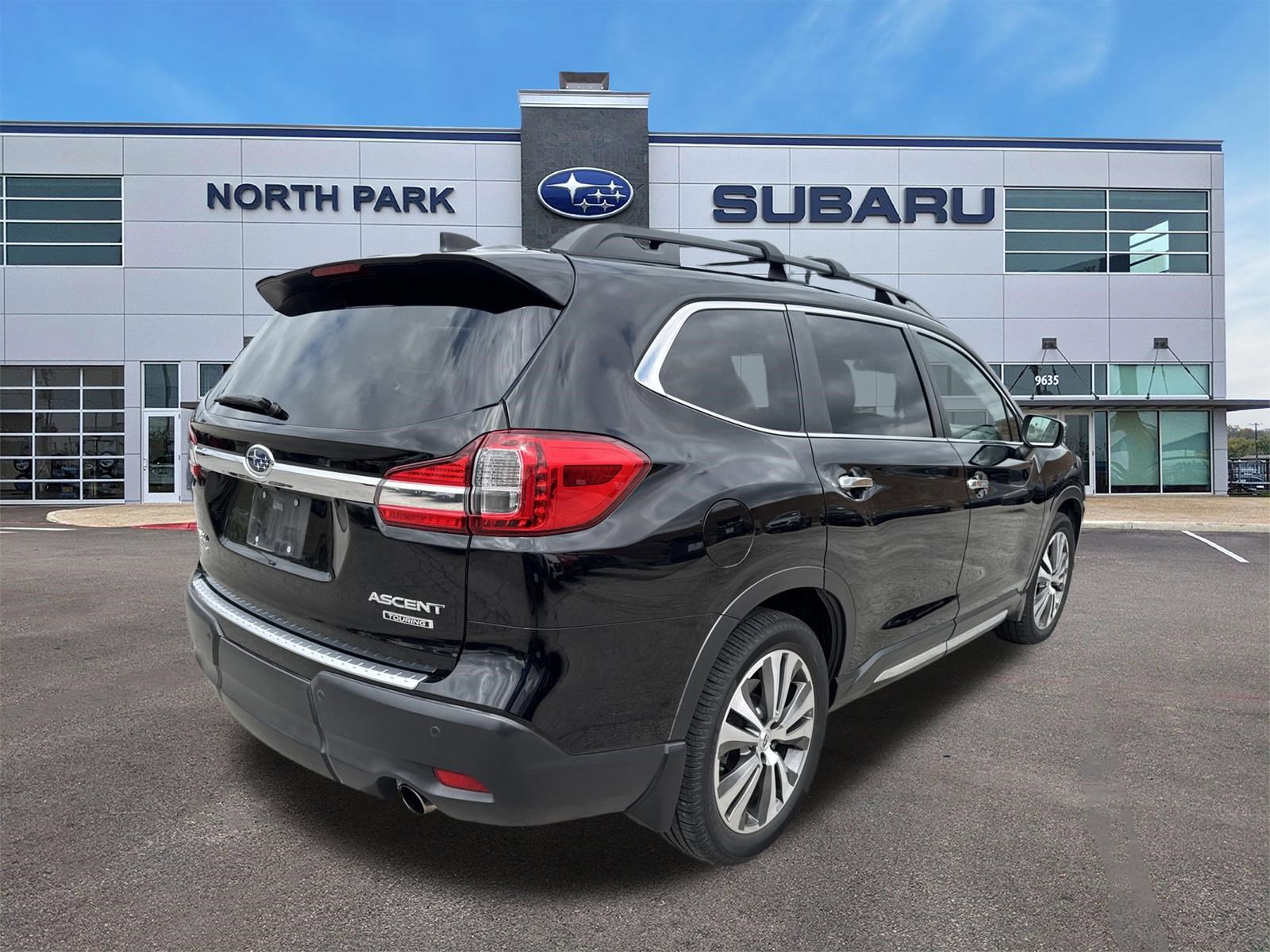 Used 2020 Subaru Ascent Touring w/ Popular Package #3 image 3