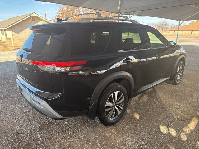 Used 2024 Nissan Pathfinder SL w/ Black Appearance Package image 8