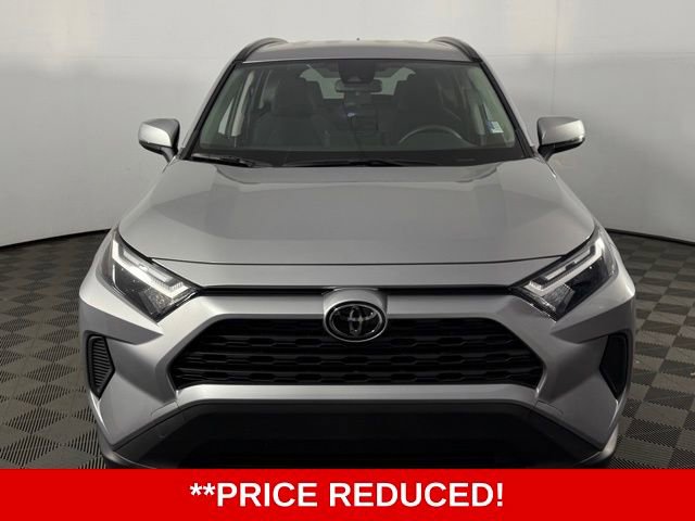 Used 2025 Toyota RAV4 LE AWD/4WD image 2