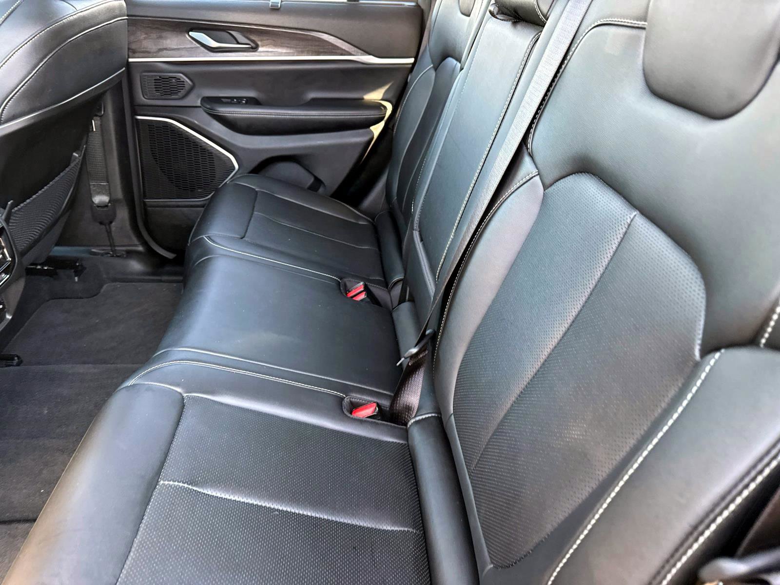 Used 2023 Jeep Grand Cherokee 4WD 4xe w/ Luxury Tech Group II image 6