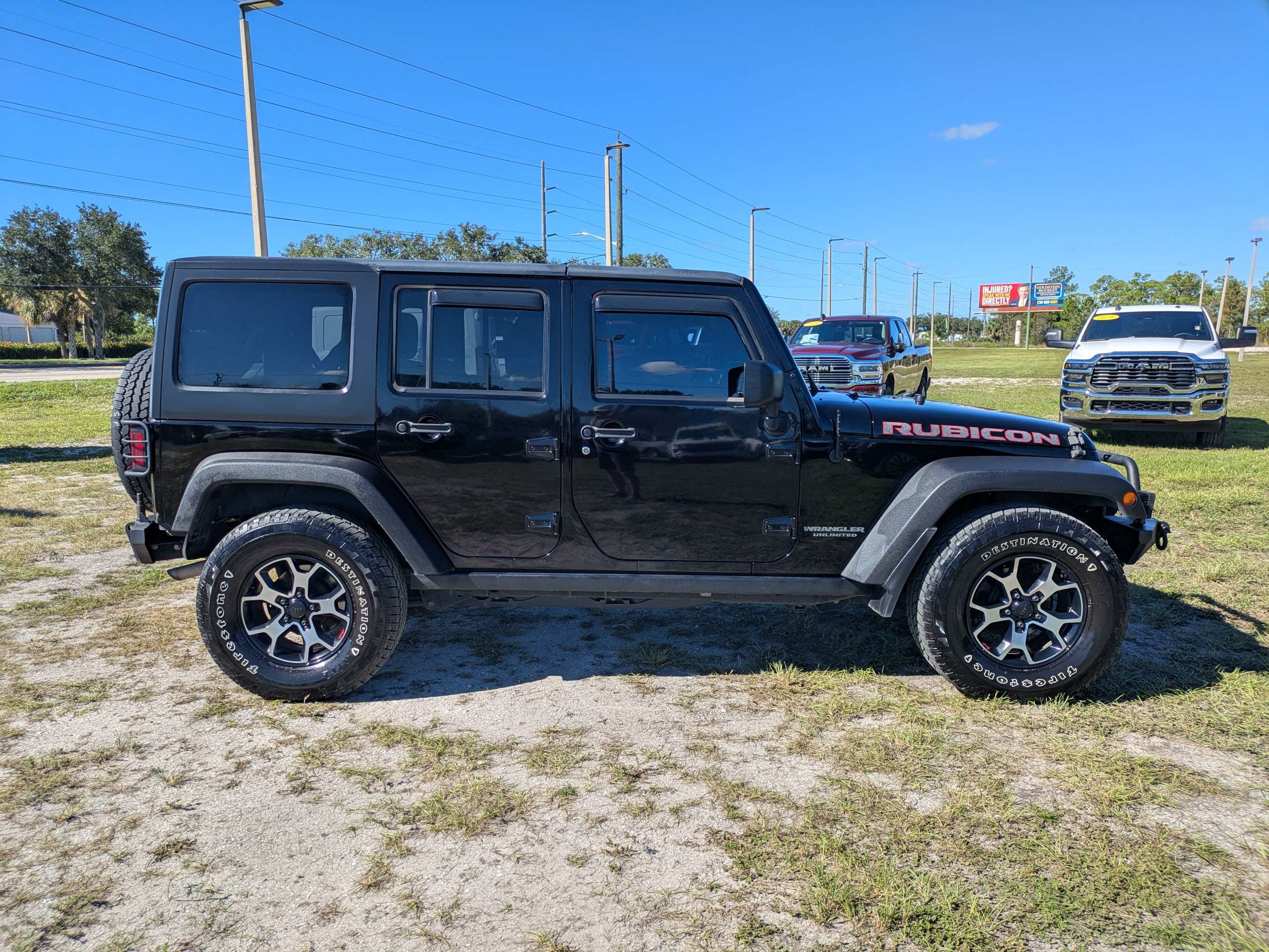 Used 2014 Jeep Wrangler Unlimited Rubicon w/ Connectivity Group AWD/4WD image 4