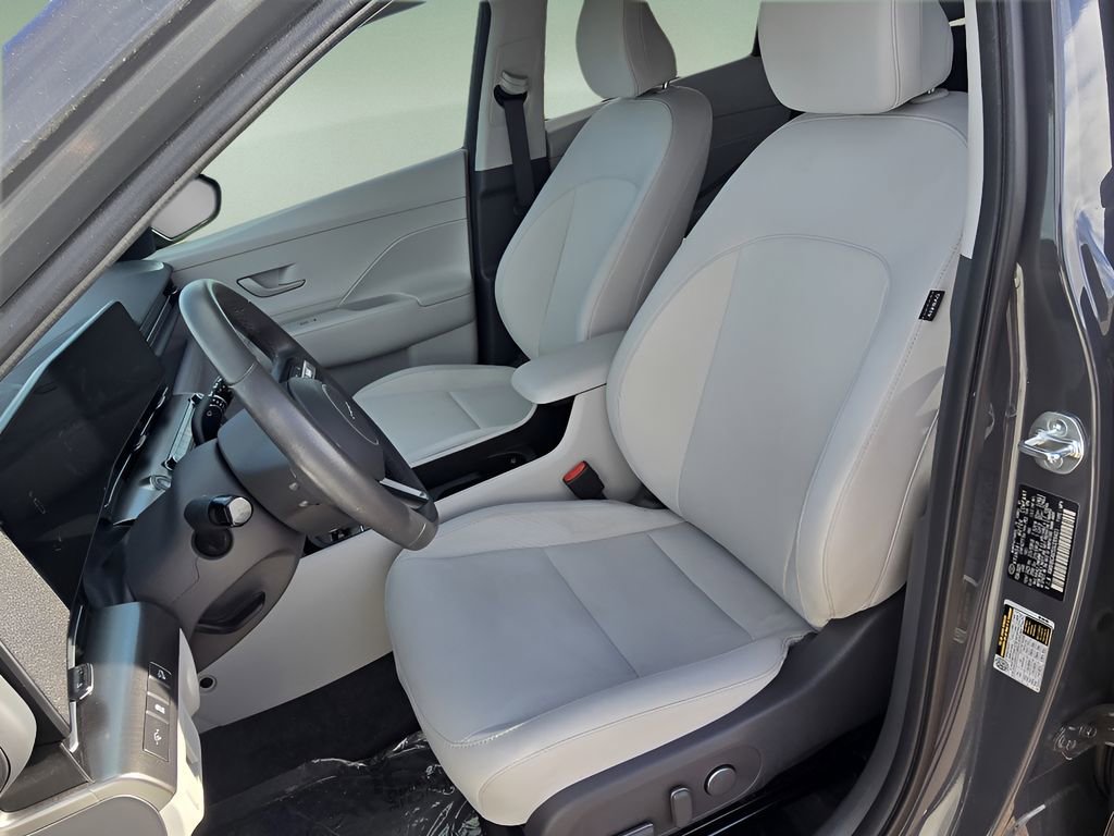 Used 2025 Hyundai Kona SEL image 28