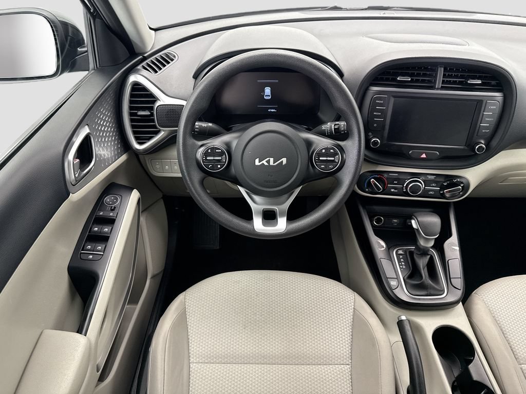 Used 2023 Kia Soul LX FWD image 10