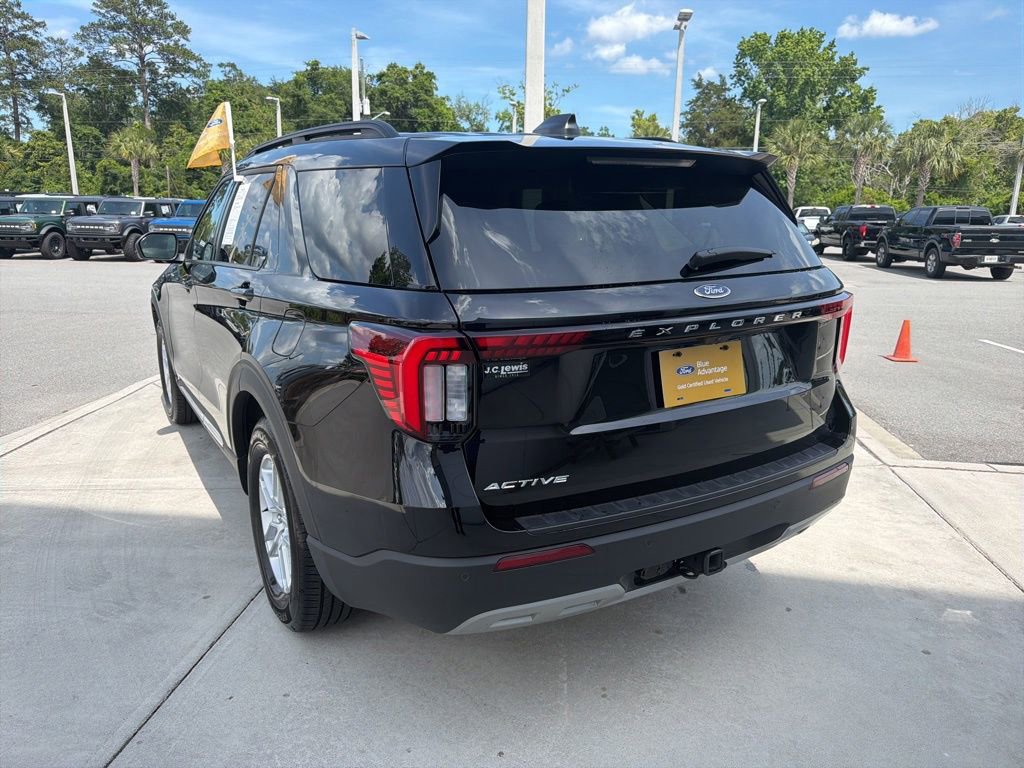 Used 2025 Ford Explorer Active w/ Active Comfort Package RWD image 5