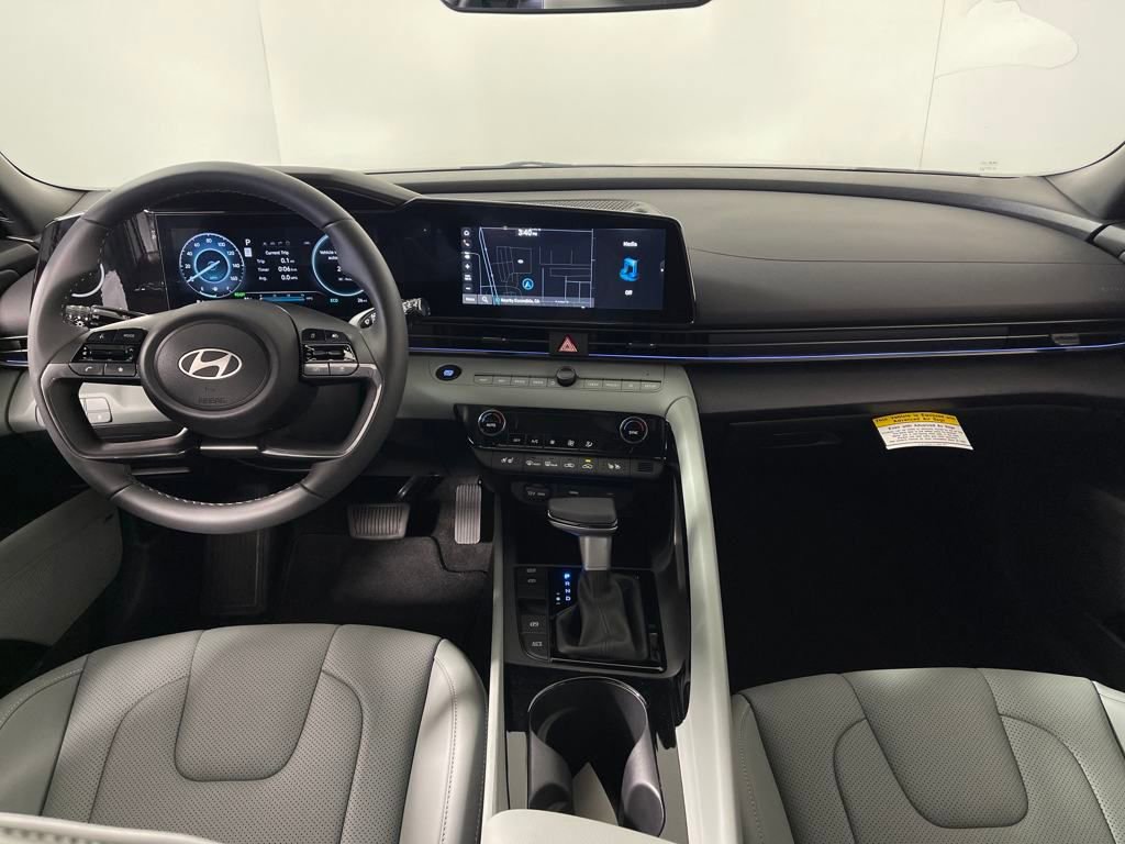New 2025 Hyundai Elantra Limited image 14