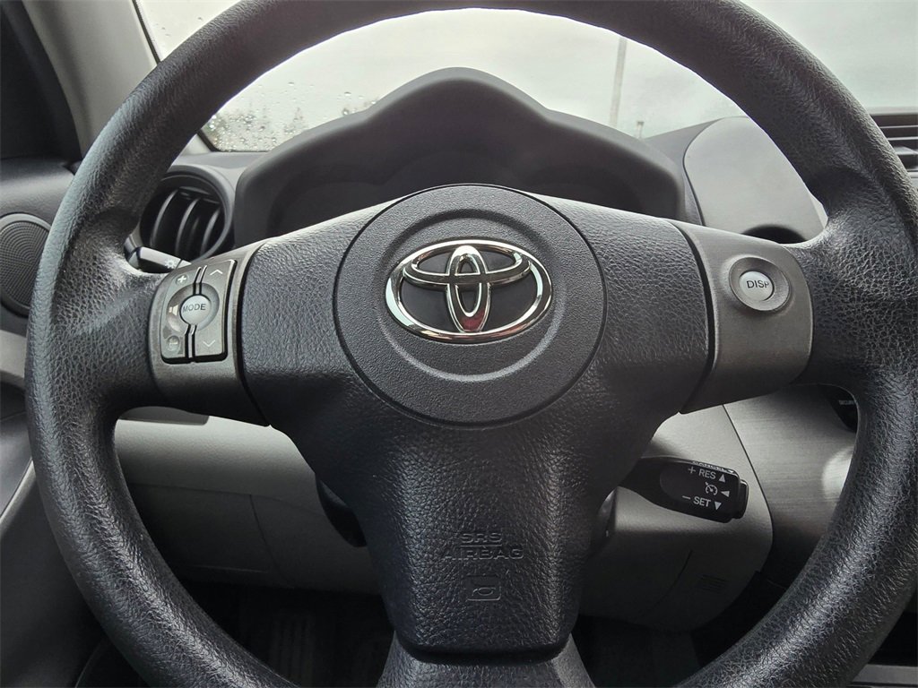 Used 2012 Toyota RAV4 FWD image 27