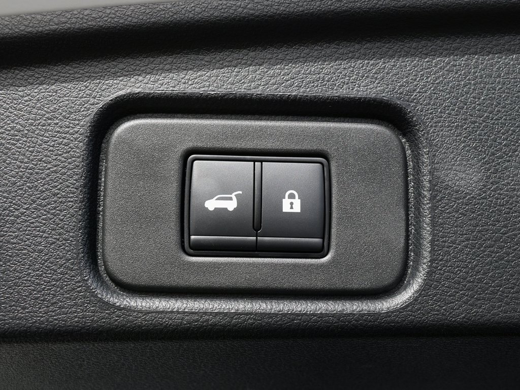 Used 2024 Nissan Pathfinder Platinum image 7