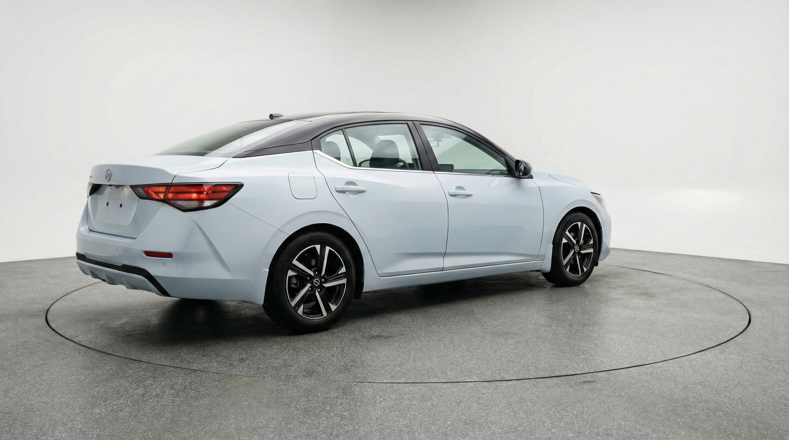 Used 2025 Nissan Sentra SV image 9