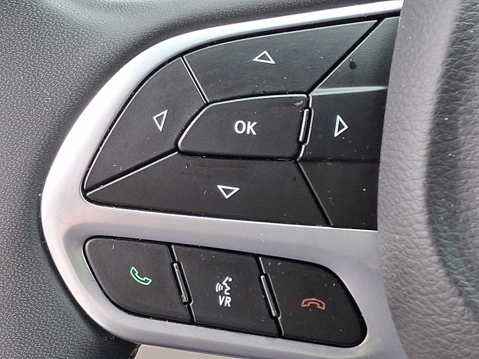 Used 2024 Chrysler Pacifica Touring-L image 22