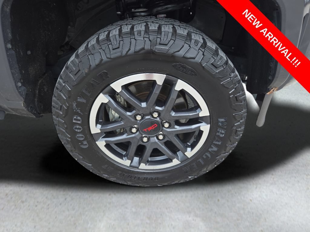 Used 2025 Toyota Tacoma TRD Sport AWD/4WD image 29