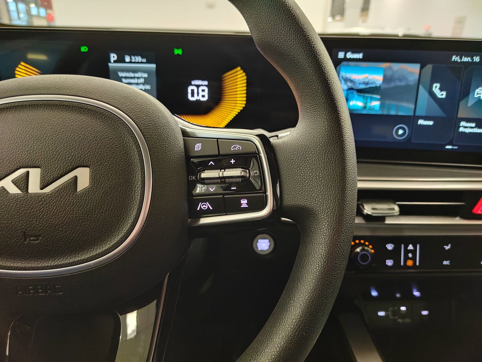 Used 2025 Kia Sorento LX image 29