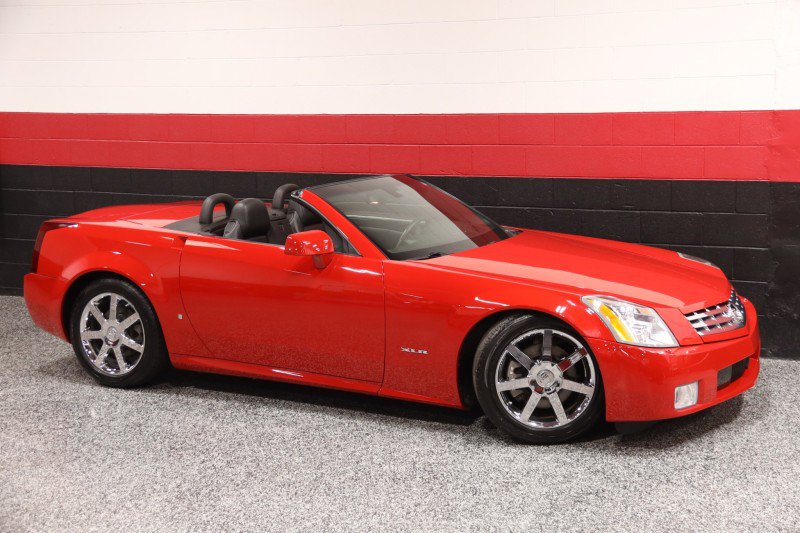 Used 2007 Cadillac XLR RWD image 3