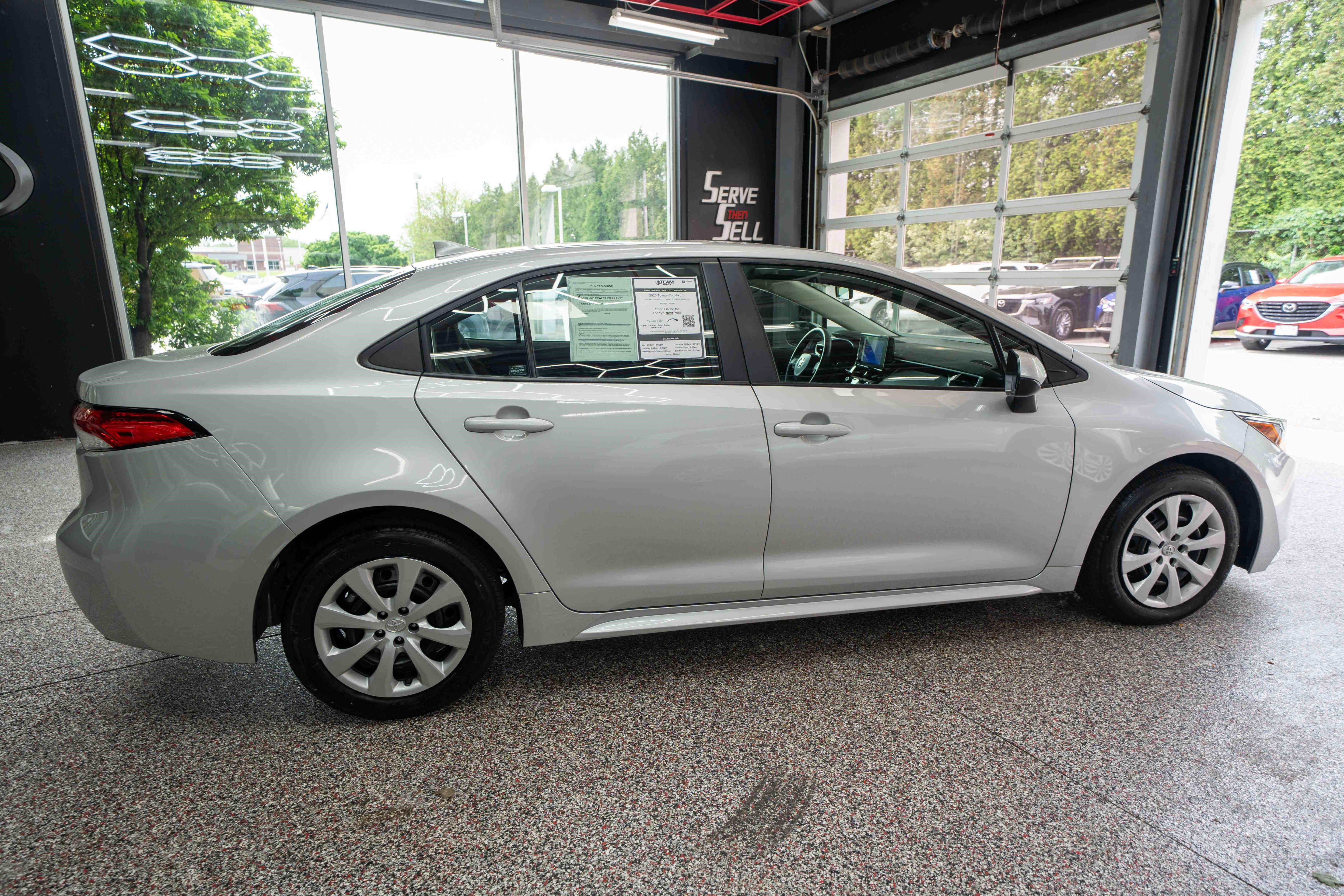 Used 2025 Toyota Corolla LE FWD image 4