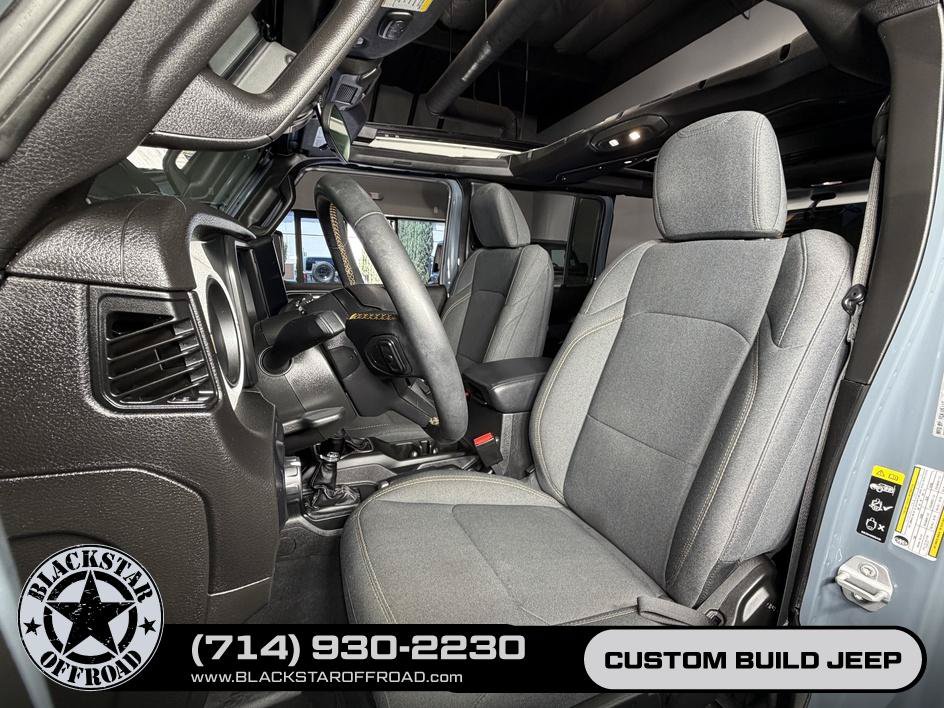 Used 2024 Jeep Wrangler Unlimited w/ Convenience Group AWD/4WD image 21