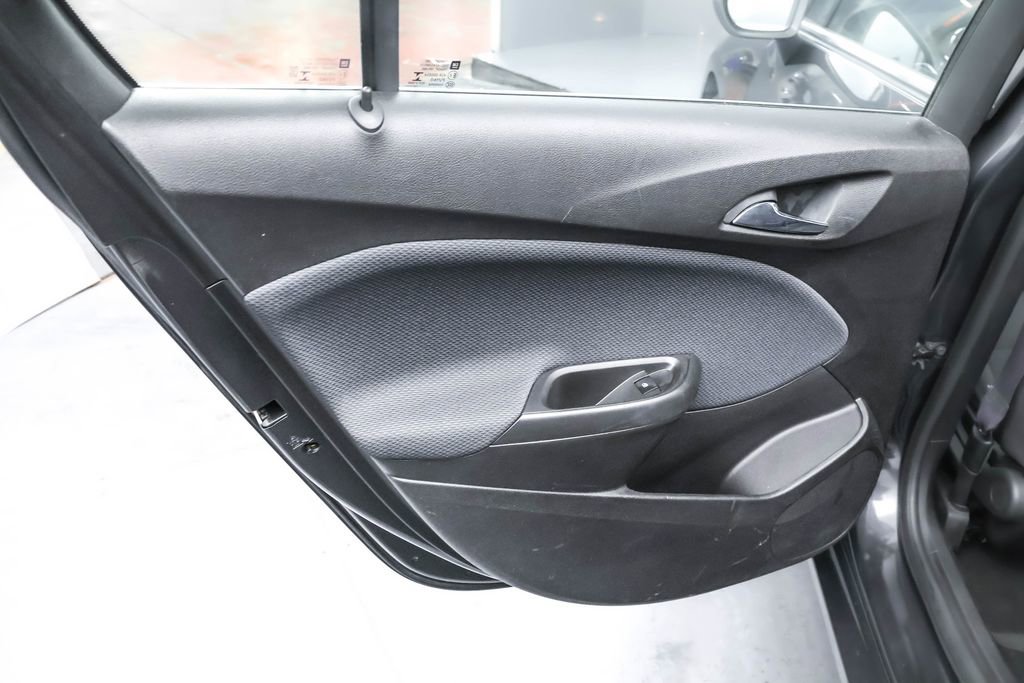 Used 2017 Chevrolet Cruze LT image 18