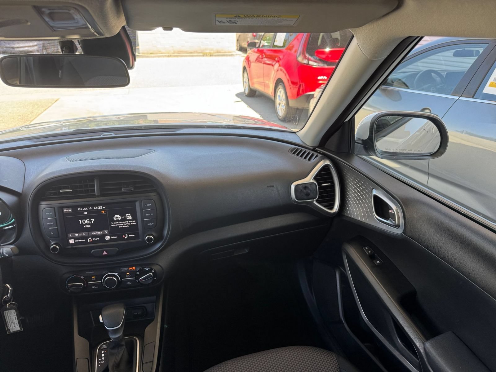 Used 2025 Kia Soul LX w/ LX Technology Package FWD image 33