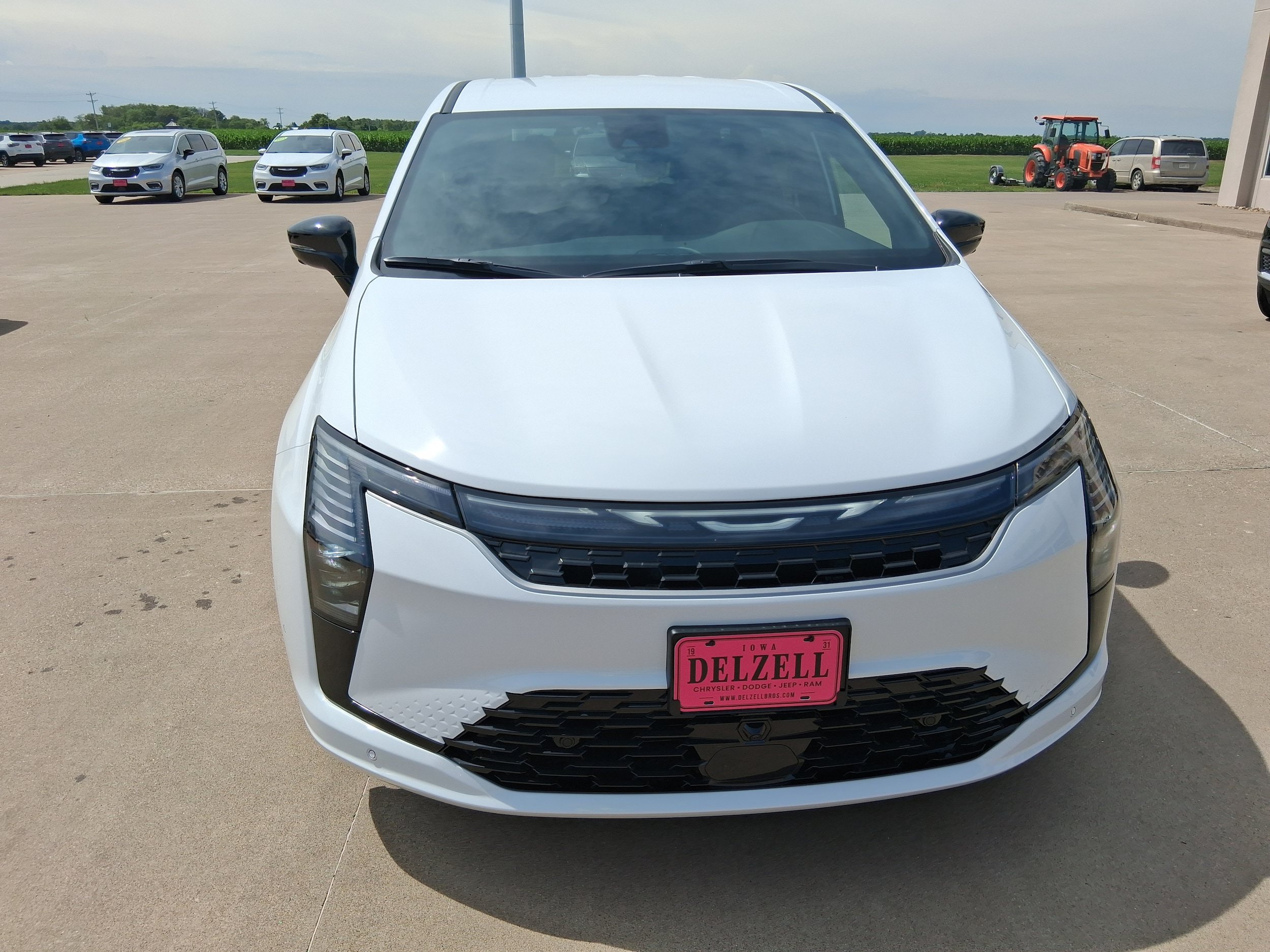 New 2027 Chrysler Pacifica Select FWD image 3