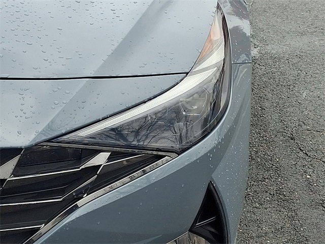 Used 2023 Hyundai Elantra Limited image 9