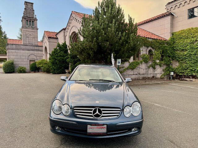 Used 2005 Mercedes-Benz CLK 320 Coupe image 3