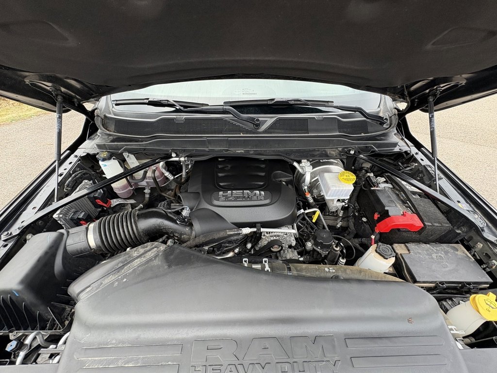 Used 2024 RAM 2500 Tradesman w/ Chrome Appearance Group image 16