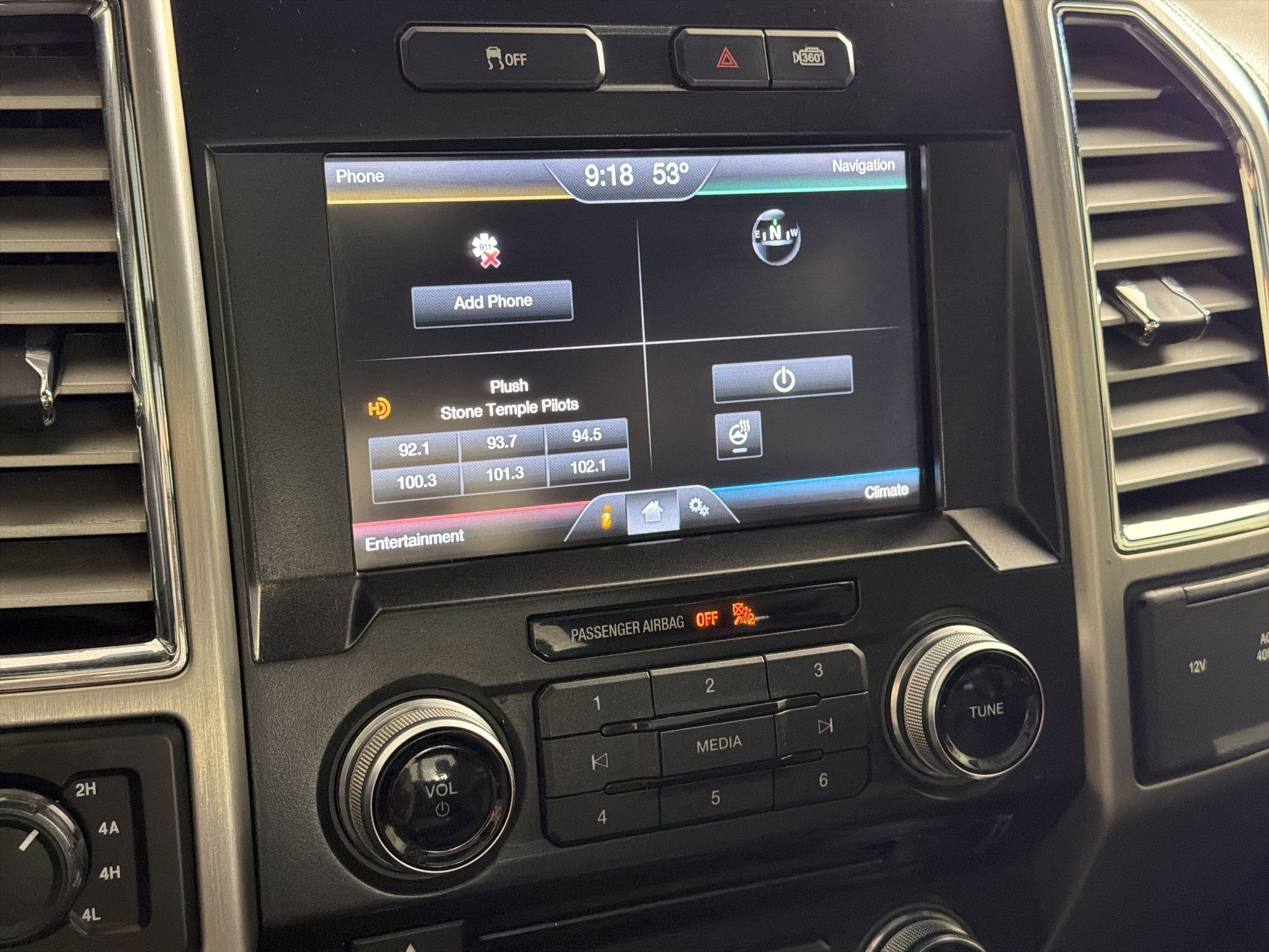 Used 2015 Ford F150 Platinum w/ Equipment Group 701A Luxury AWD/4WD image 18