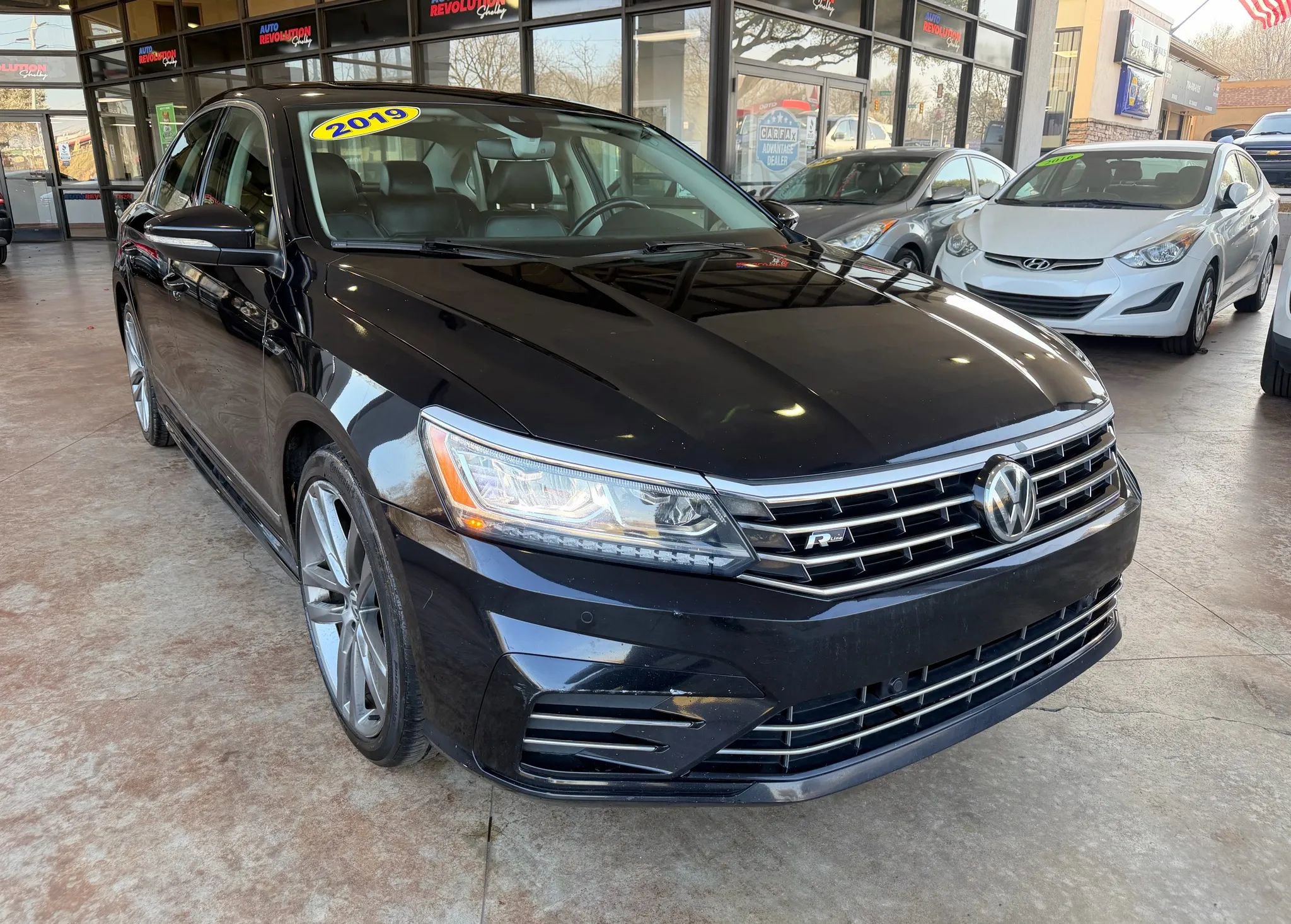 Used 2019 Volkswagen Passat 2.0T SE R-Line image 1