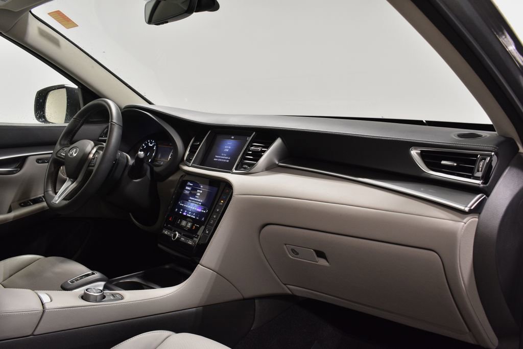Certified 2025 INFINITI QX50 Luxe image 33