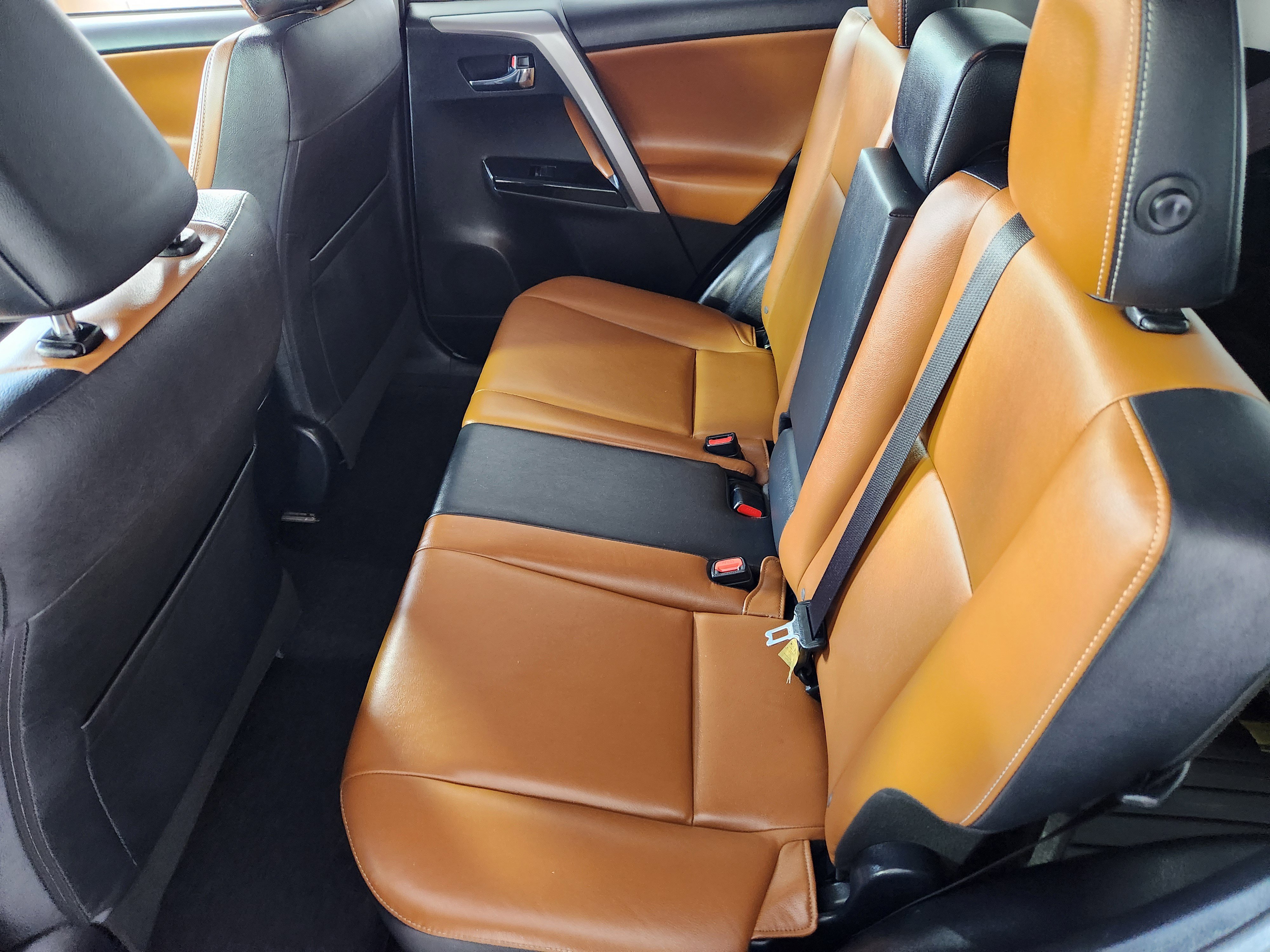 Used 2017 Toyota RAV4 Limited image 14