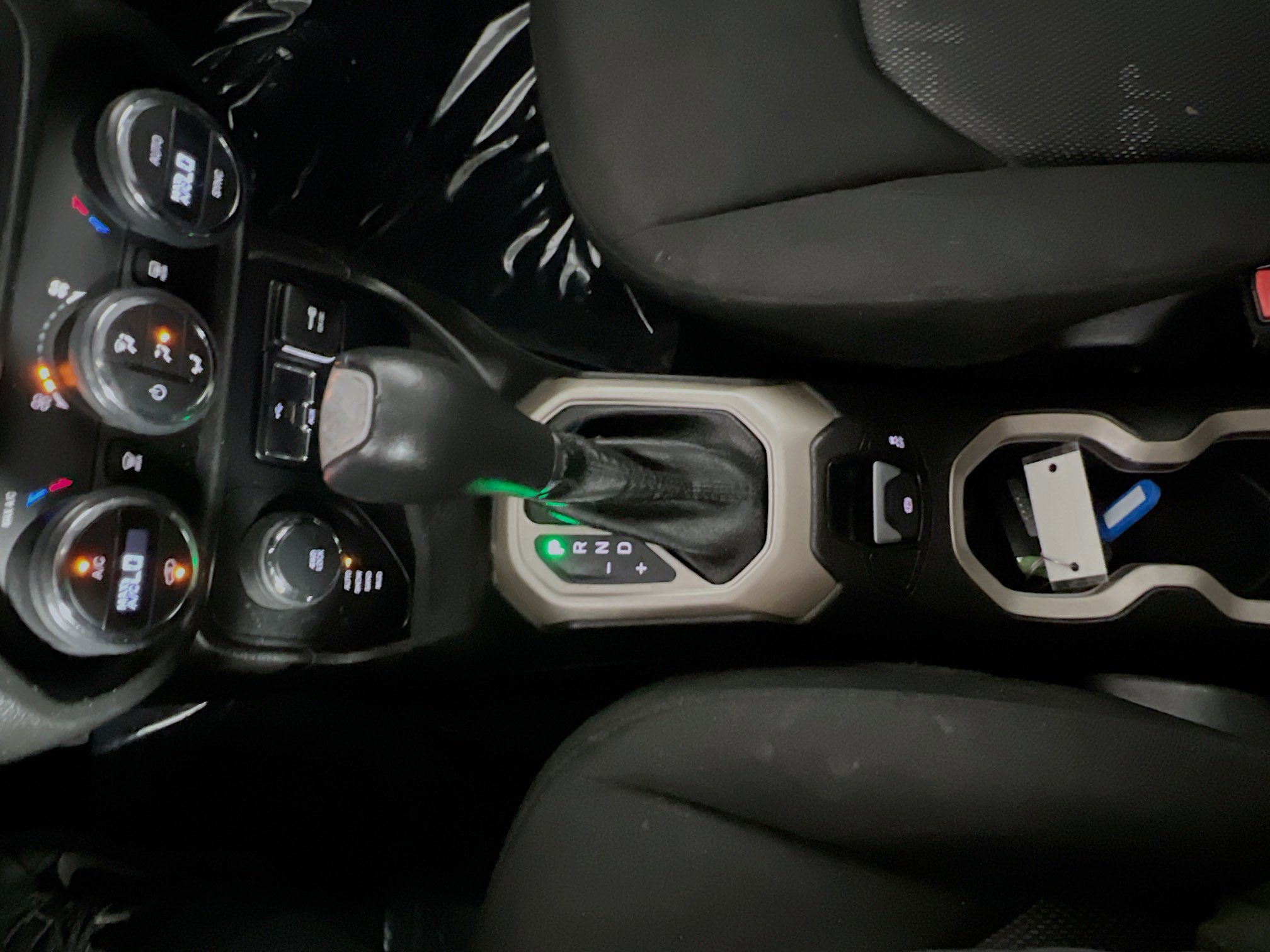 Used 2016 Jeep Renegade Latitude w/ Popular Equipment Group image 25