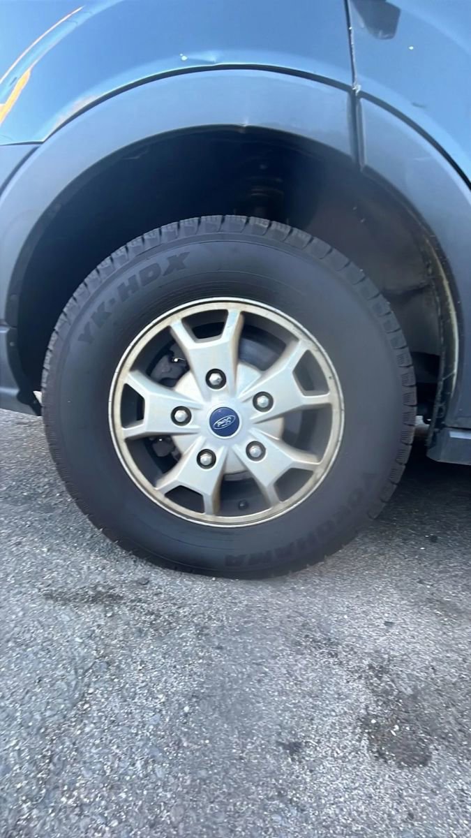 Used 2015 Ford Transit 250 Medium Roof image 15