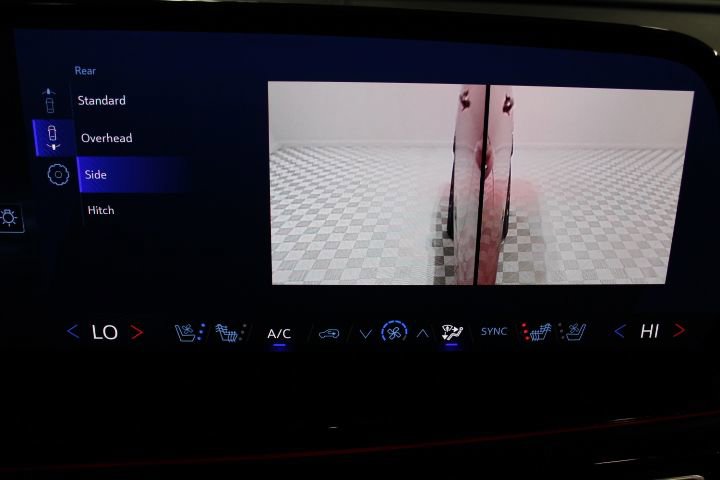 Used 2024 Chevrolet Traverse RS image 55