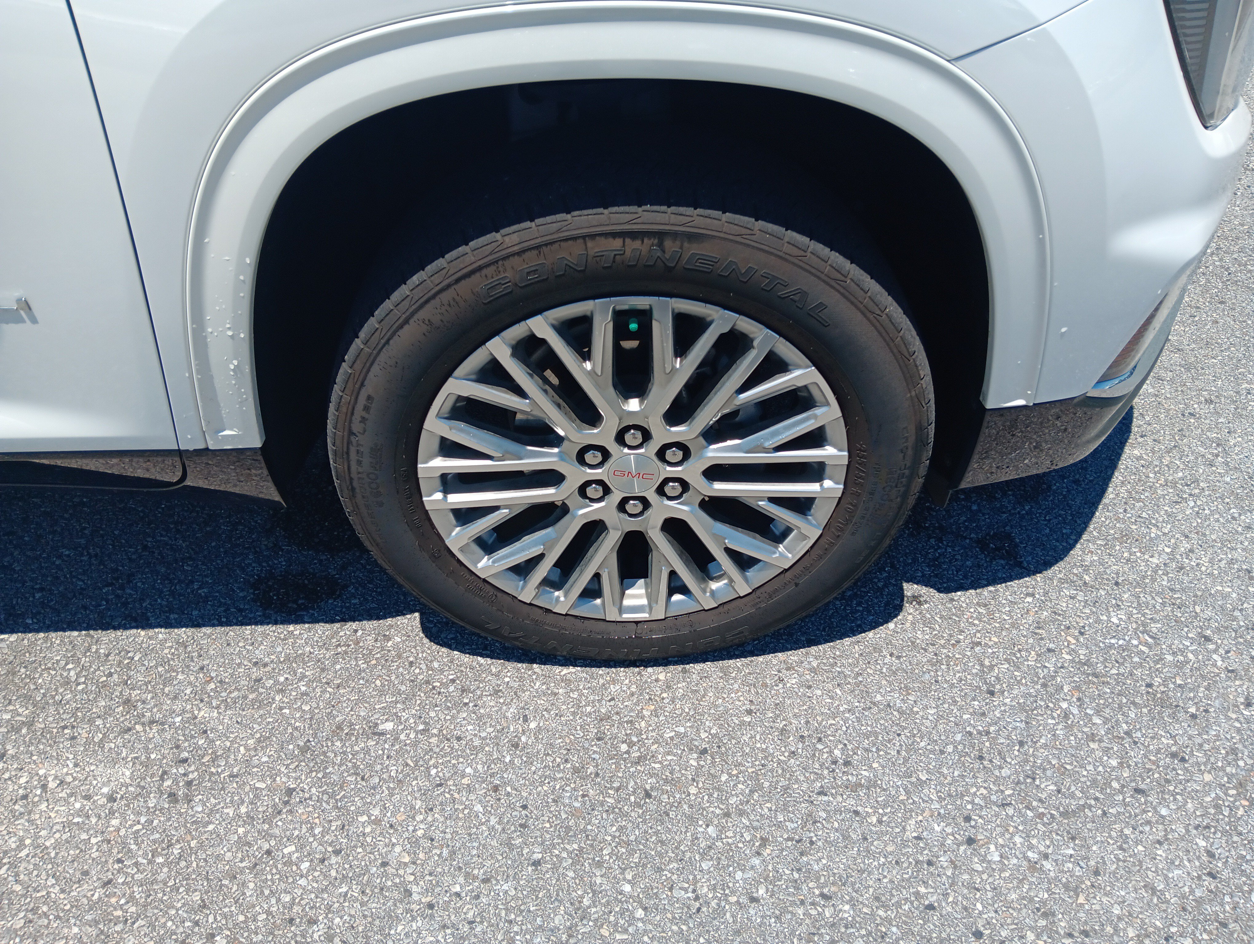 Used 2024 GMC Acadia Denali w/ LPO, Floor Liner Package FWD image 8