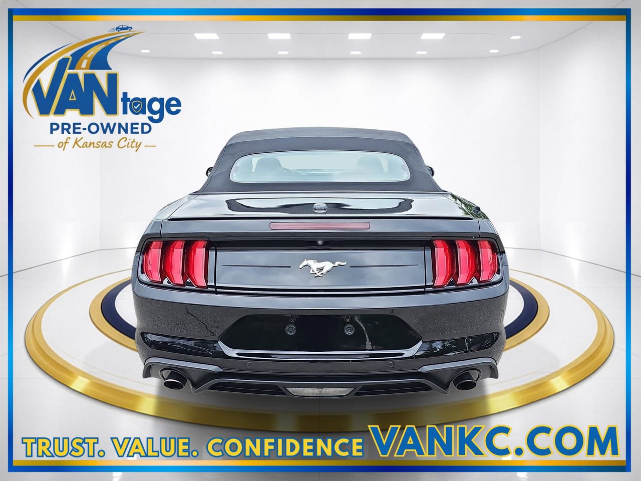 Used 2018 Ford Mustang Premium w/ Equipment Group 201A RWD image 7