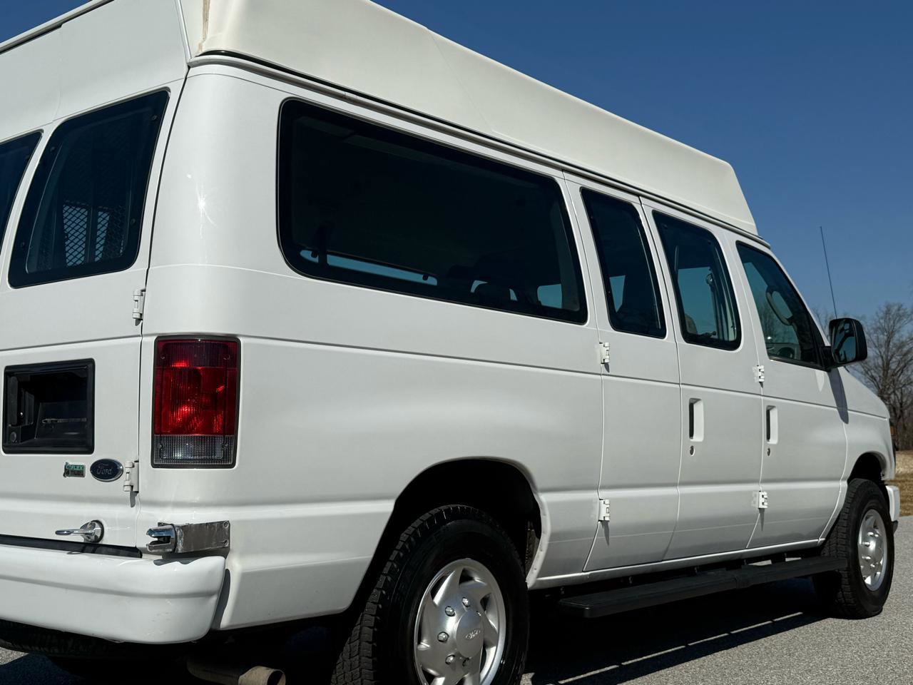 Used 2012 Ford E-250 and Econoline 250 w/ PWR Group image 8
