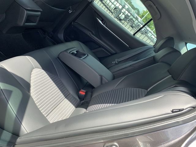 Used 2022 Toyota Camry SE w/ Convenience Package FWD image 10