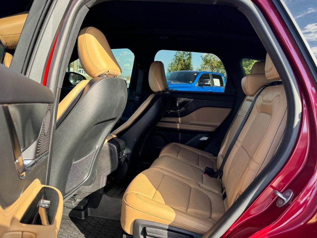 Used 2023 Lincoln Corsair Reserve w/ Equipment Group 201A image 10